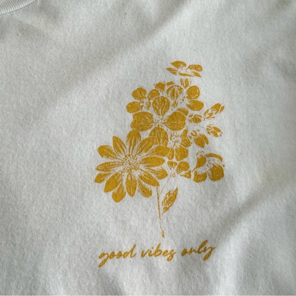 Zuni Sportswear Cropped Floral Good Vibes Only T-Shirt Tee - Picture 6 of 12